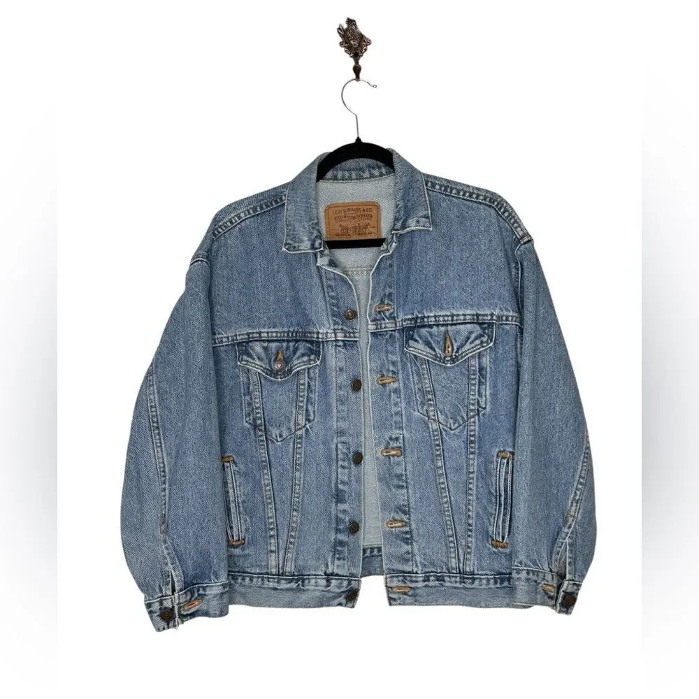 Vintage 90s Made in USA Levi Strauss Blue Trucker Classic Denim Jacket